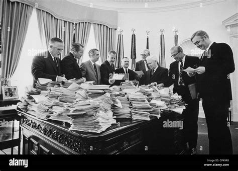 Nixon Cabinet Members Reading Telegrams In The Oval Office On Nov 3
