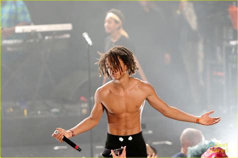 Full Sized Photo Of Shirtless Jaden Smith Willow Impress Concert Goers