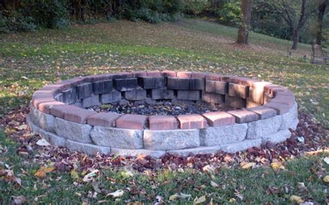 From fire pits to birdbaths, we have a variety of creative brick project ideas. Building a Firepit - House Plans and More