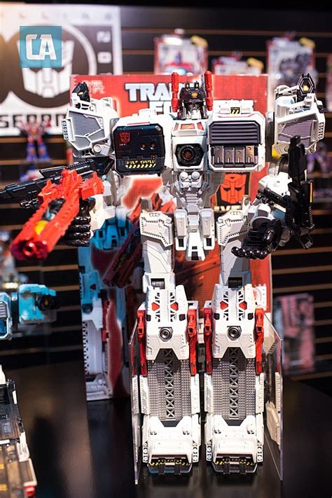 Toy Fair 2013 Hasbros ‘transformers Line And Metroplex The Biggest