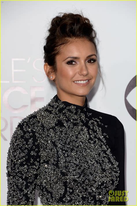 Nina Dobrev Peoples Choice Awards 2014 Red Carpet Photo 3025543