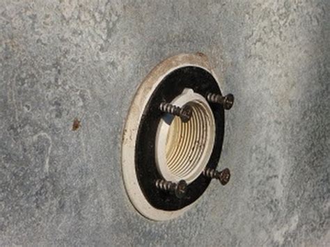 Do you have air bubbles shooting into your pool through your return jets? Cracked Pool Return Faceplate - YouTube