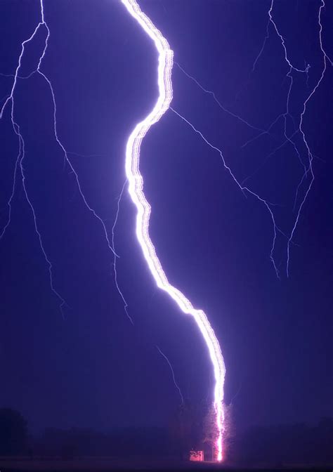Electrifying Image A Rare Lightning Phenomenon Is Caught On Camera