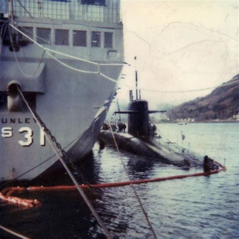 Ssbn 617 Alexander Hamilton Us Navy Submarines Navy Ships Submarines