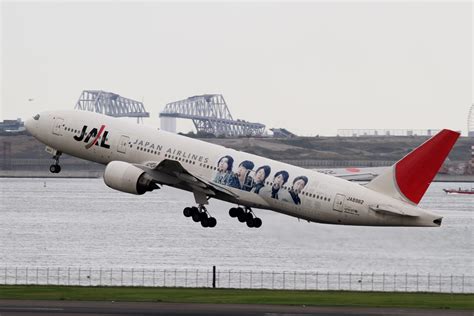 The airline, whose launch was delayed by the coronavirus. As 2021 Nears, Japan Airlines and Arashi Are "movin' on ...