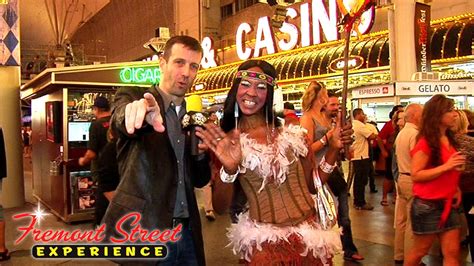 Fun With Vegas Street Performers Girls Of Fremont Street Edition Youtube
