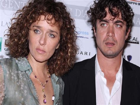 A completare il cast l'attore e rapper common, ruby rose, ian mcshane, john leguizamo. Valeria Golino dimentica Riccardo Scamarcio: il nuovo ...