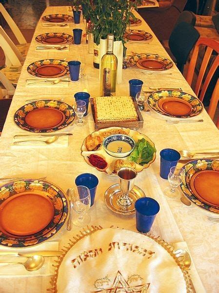 10 small dining room design ideas for your favorite. Vintage Seder table decor for passover, Passover tableware ...