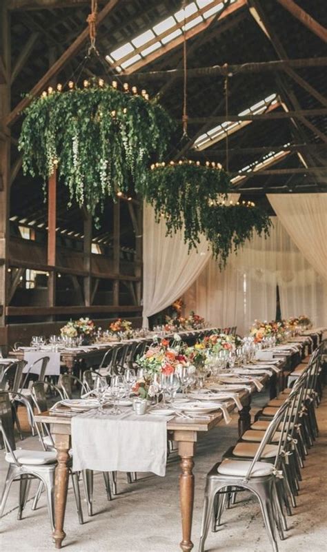 Bravobride is the largest marketplace in which to buy or sell used wedding decor (and clothing) online. 18 Stunning Ways to Decorate Your Wedding Reception with Lights and Greenery - EmmaLovesWeddings