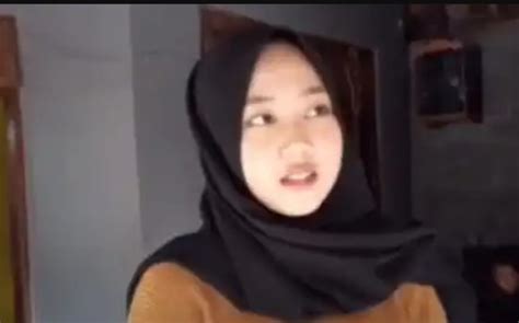 Gegara Nama Gadis Cantik Berhijab Ini Viral Berikut Pengakuan Sang Mama