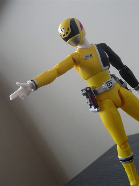 Shfiguarts Tokusou Sentai Dekaranger Deka Yellow Action Figure Bandai