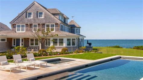 If you enjoy looking at cape cod house plans you may also enjoy looking at shingle style house plans or beach house plans. 15+ Cape Cod House Style Ideas and Floor Plans ( Interior ...