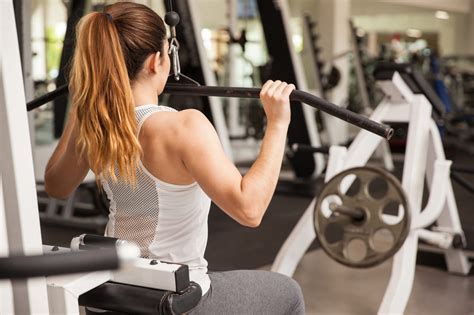 How To Use The Lat Pulldown Machine And Strengthen Your Back Anytime