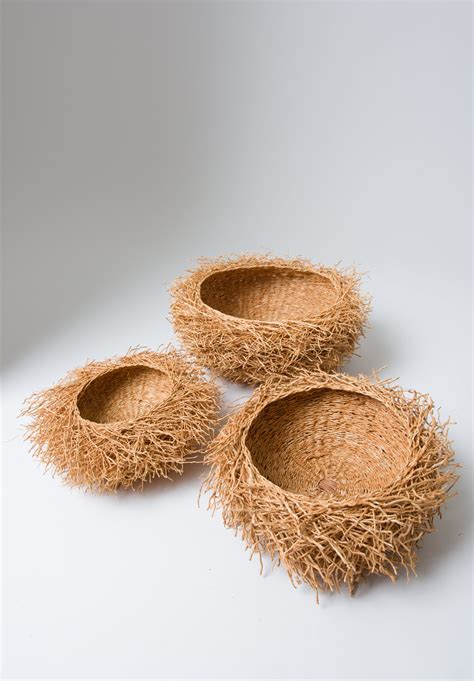 Handmade Medium Vetiver Madagascar Basket In Natural Santa Fe Dry