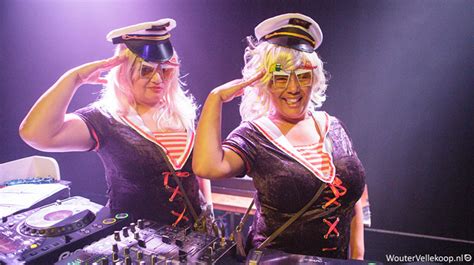 Niet van toepassing (3) schofthoogte. DE SISSIES: HITS VAN ABC TOT ZZ TOP - Paard