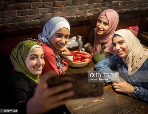 Jeunes Filles Selfies Photos Et Images De Collection Getty Images