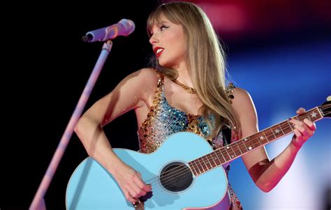 Taylor Swift Announces ‘1989 Taylors Version At ‘eras Tour Show