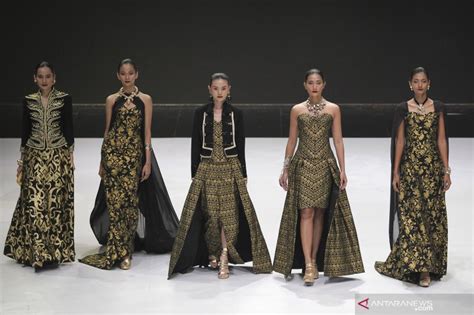 Penutupan Indonesia Fashion Week 2019 Antara News
