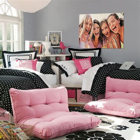 While searching in the internet for cool decor ideas for a teenage girl's bedroom, you may notice lots of them are including flowers. Assyams Info: Teen Bedroom Decorating|Bedroom Decor ...