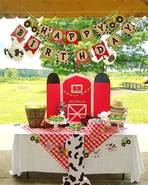 Farm Barnyard Themed 1st Birthday Party 1st Birthday Parties 1st