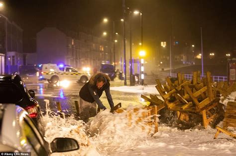 Ice And Flood Warnings As Storm Barra Lashes Britain With 80mph Gales And Heavy Rain Duk News