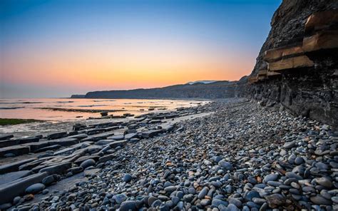 5 Of The Best Beaches To Go Fossil Hunting In Dorset Uk