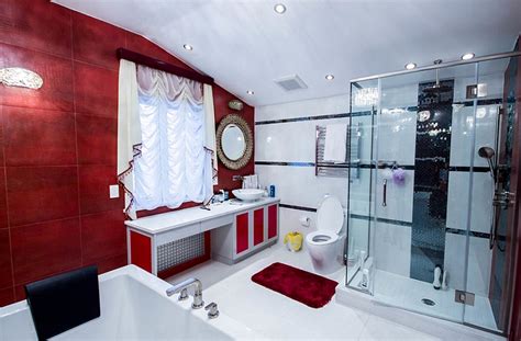 Glamorous Nyc Bathroom In Red Black And White Decoist