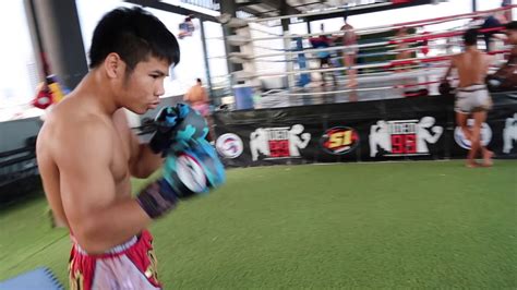 un camp de boxe thai insolite 2 tedeed 99gym bangkok youtube