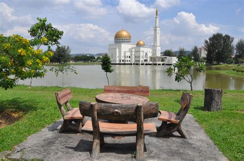 Välj bland ett stort urval liknande scener. PIMPINAN (Persatuan Nazir, Imam, Pegawai, AJK masjid/surau ...