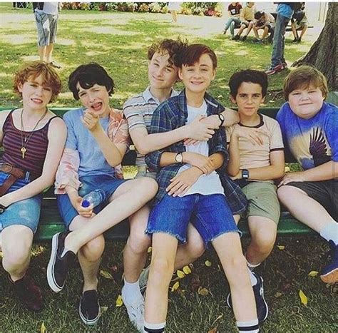 the losers club it the clown movie it movie cast pennywise the dancing clown