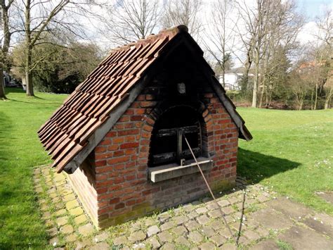 Sammlung von gisela jablonski • zuletzt aktualisiert: Bild "Der alte Backofen im Garten" zu Focke Museum in Bremen