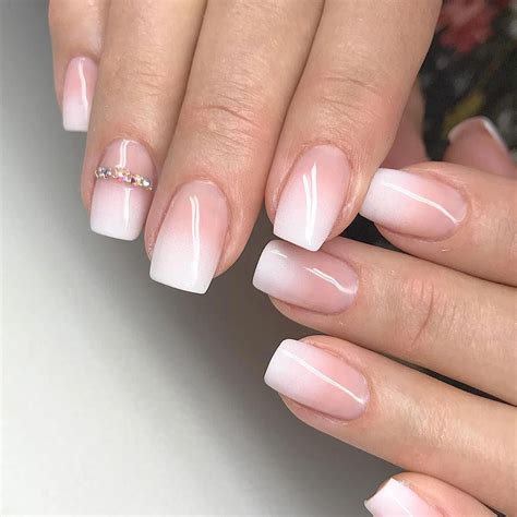 This Hack Makes A French Manicure Look Incredible On Short Nails French Manicure Nails Nail