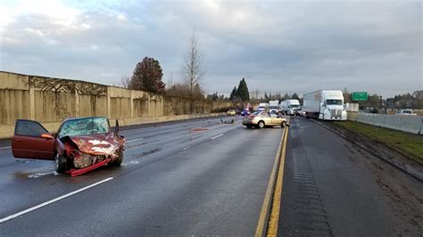 Fatal Vehicle Crash On Interstate 5 In Salem 1430 Kykn