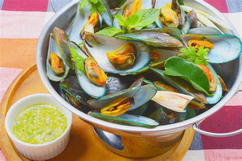 Thai Mussels In A Lemongrass White Wine Sauce Recipe