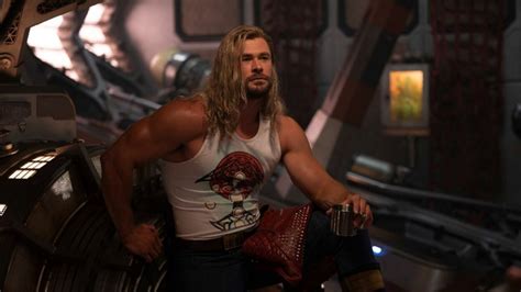 Thor Love And Thunder Chris Hemsworth Scherza Sulle Dimensioni Di