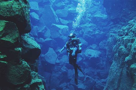 Diving The Silfra Fissure In Iceland • The Blonde Abroad