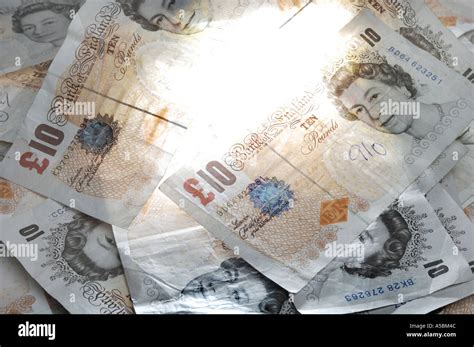 A Pile Of British Ten Pound Bank Notes Money Stock Photo Alamy