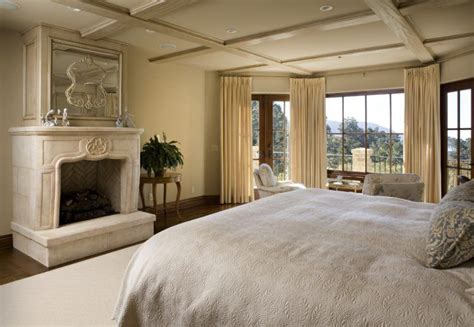 If you already started thinking about replacing your master bedroom windows, you'll probably realize that the same window styles won't work. 20 Beautiful Bedrooms With Bay Windows