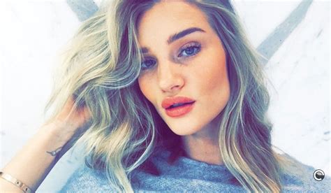 Rosie Huntington Whiteley Shows Us Her Entire Daily Makeup Routine Via