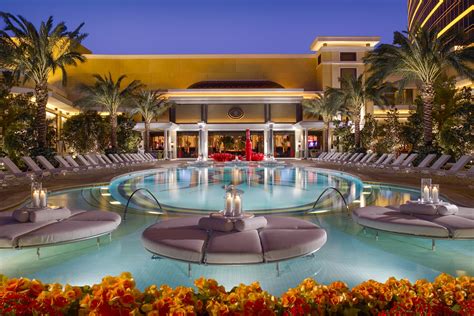 10 Best Pools In Las Vegas