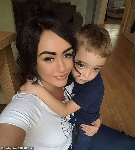 Single Mother 26 Leaves Behind Her Son Six After Losing Her Cancer Battle Daily Mail Online