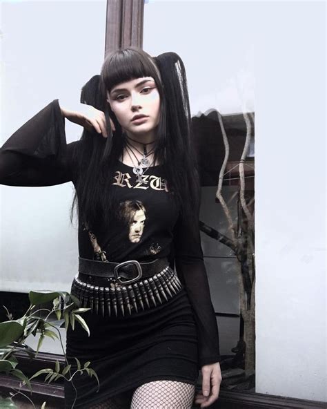 pin by darla amaranth on alternativa black goth metalhead in 2023 metalhead fashion women