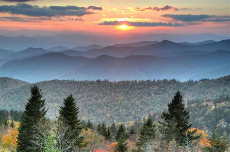 These 10 Blue Ridge Parkway Overlooks Will Make Your Fall Complete