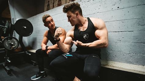 Epic Bicep And Tricep Amsterdam Workout Ft Zac Perna Youtube