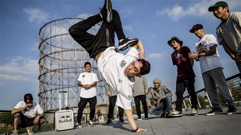 Popping your hips while standing 1. Hip-Hop in U.S. Pop Culture