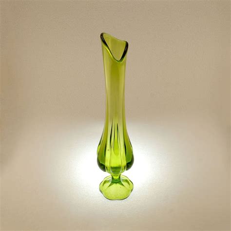 Vintage Mcm Handmade Green Stretched Art Glass Vase Vases Home Décor