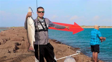 This Guy Is The Human Fishfinder Jetty Fishing Youtube