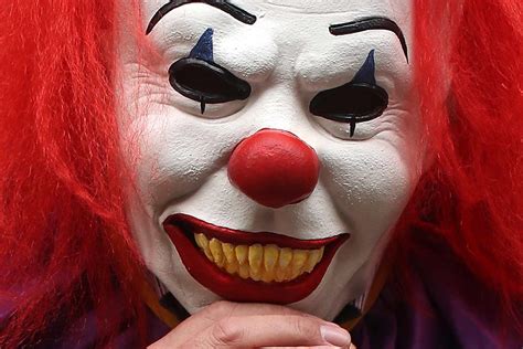 killer clowns knife wielding clown chased terrified schoolgirl through south london park