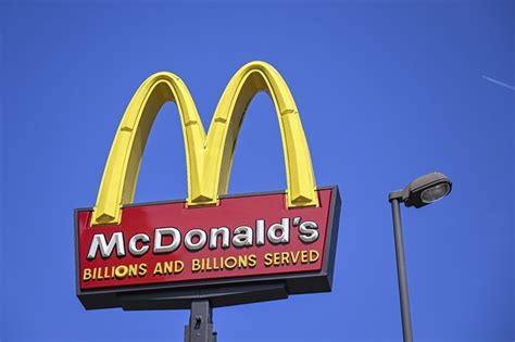 Woman Sues Mcdonalds After Spilling Scalding Hot Coffee At Drive Thru