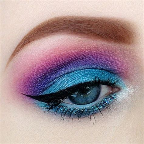 30 Glamorous Eye Makeup Ideas For Dramatic Look Colorful Makeup Tutorial Dramatic Eye Makeup